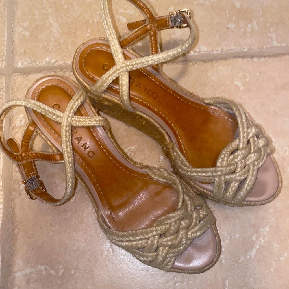Carrano Wedges size 7